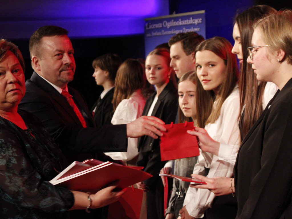 Kolejny rocznik maturzystów pożegnał mury Czerwoniaka