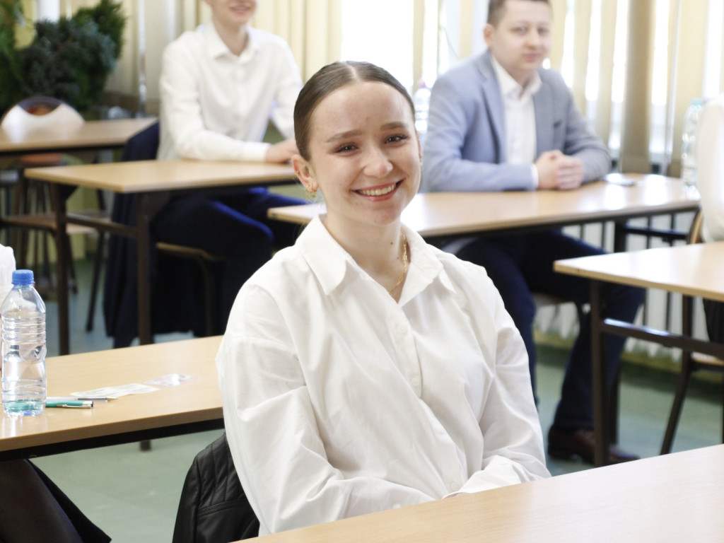 Maturzyści z Czerwoniaka rozpoczęli maturalne zmagania