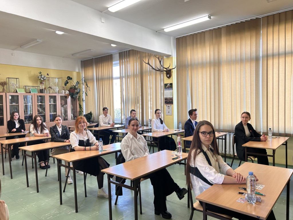 Maturzyści z Czerwoniaka rozpoczęli maturalne zmagania