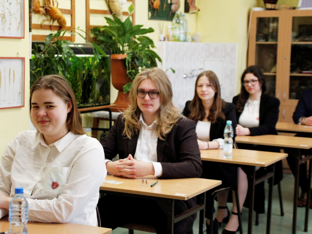 Maturzyści z Czerwoniaka rozpoczęli maturalne zmagania