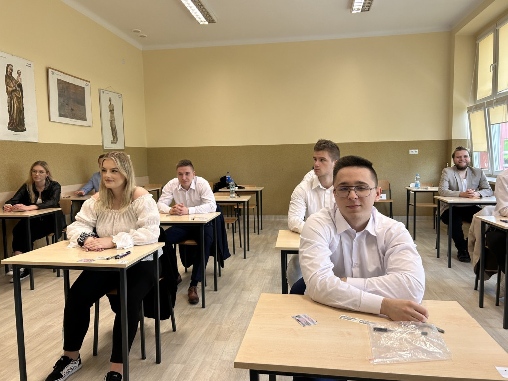 Maturzyści z Elektryka zdają egzamin dojrzałości