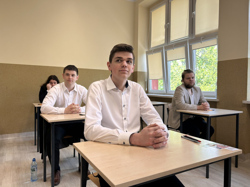 Maturzyści z Elektryka zdają egzamin dojrzałości
