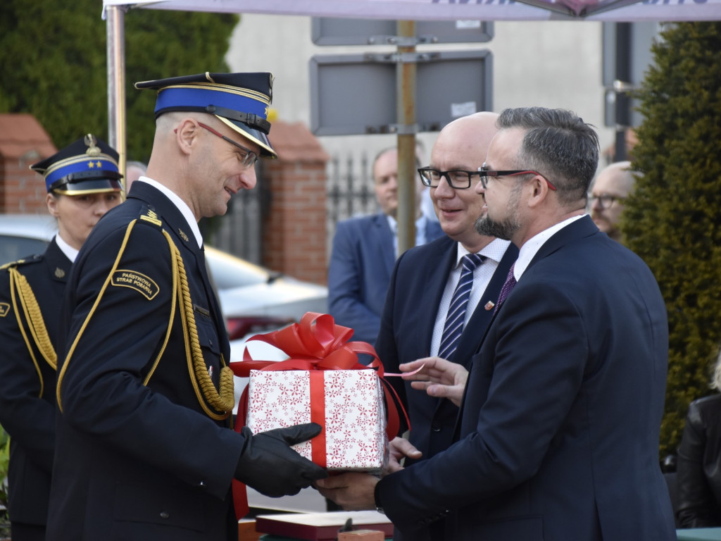 Strażakom podziękowano za służbę i poświęcenie