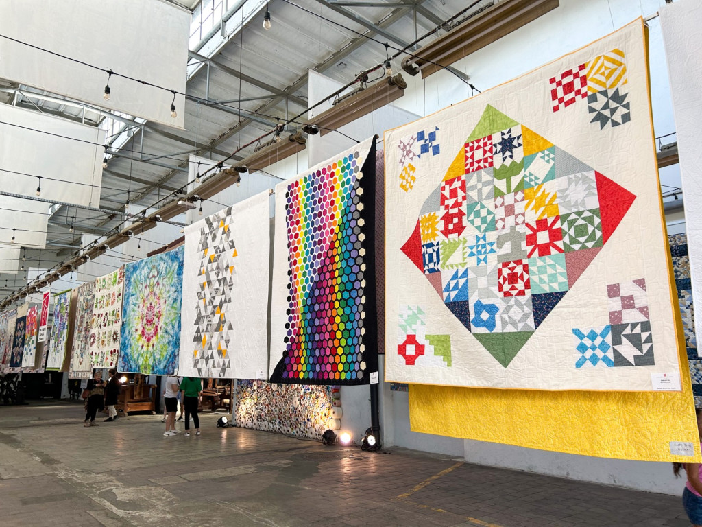 Patchworki i zwiedzanie Muzeum Lniarstwa
