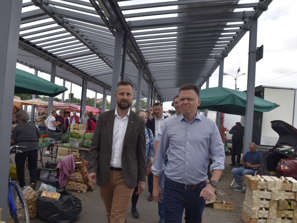 Przyjechali do Żyrardowa - na zakupy i... po głosy