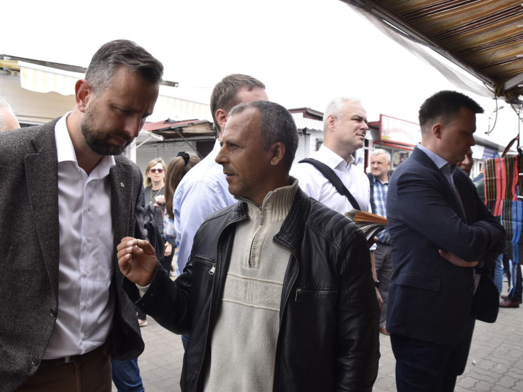 Przyjechali do Żyrardowa - na zakupy i... po głosy