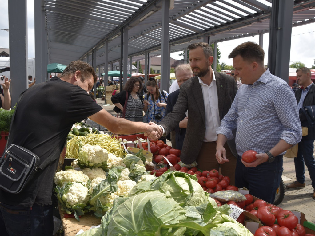 Przyjechali do Żyrardowa - na zakupy i... po głosy