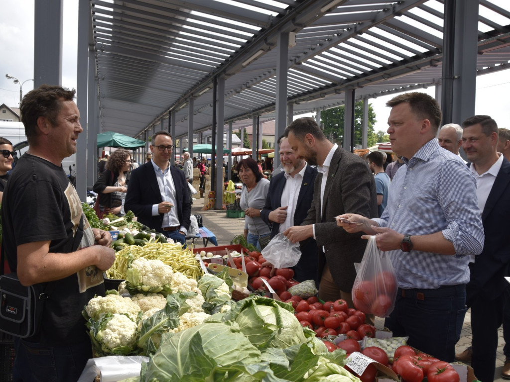 Przyjechali do Żyrardowa - na zakupy i... po głosy