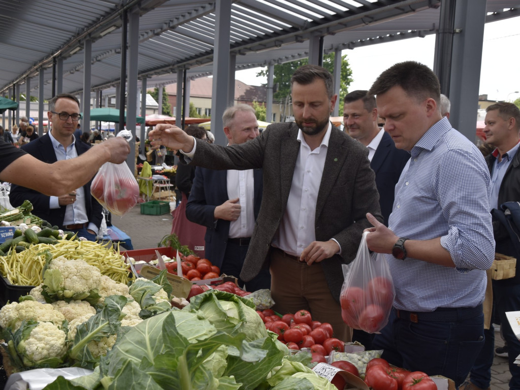 Przyjechali do Żyrardowa - na zakupy i... po głosy