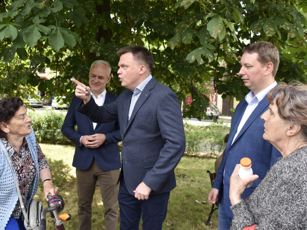 Przyjechali do Żyrardowa - na zakupy i... po głosy