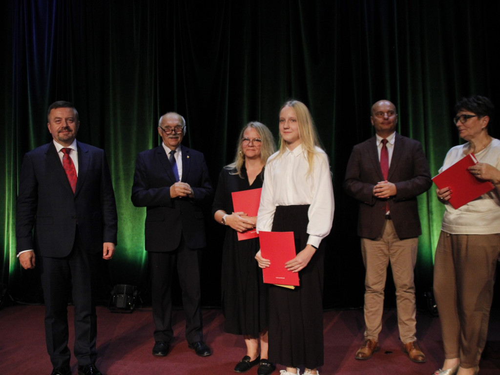 63 wspaniałych prymusów z żyrardowskich szkół