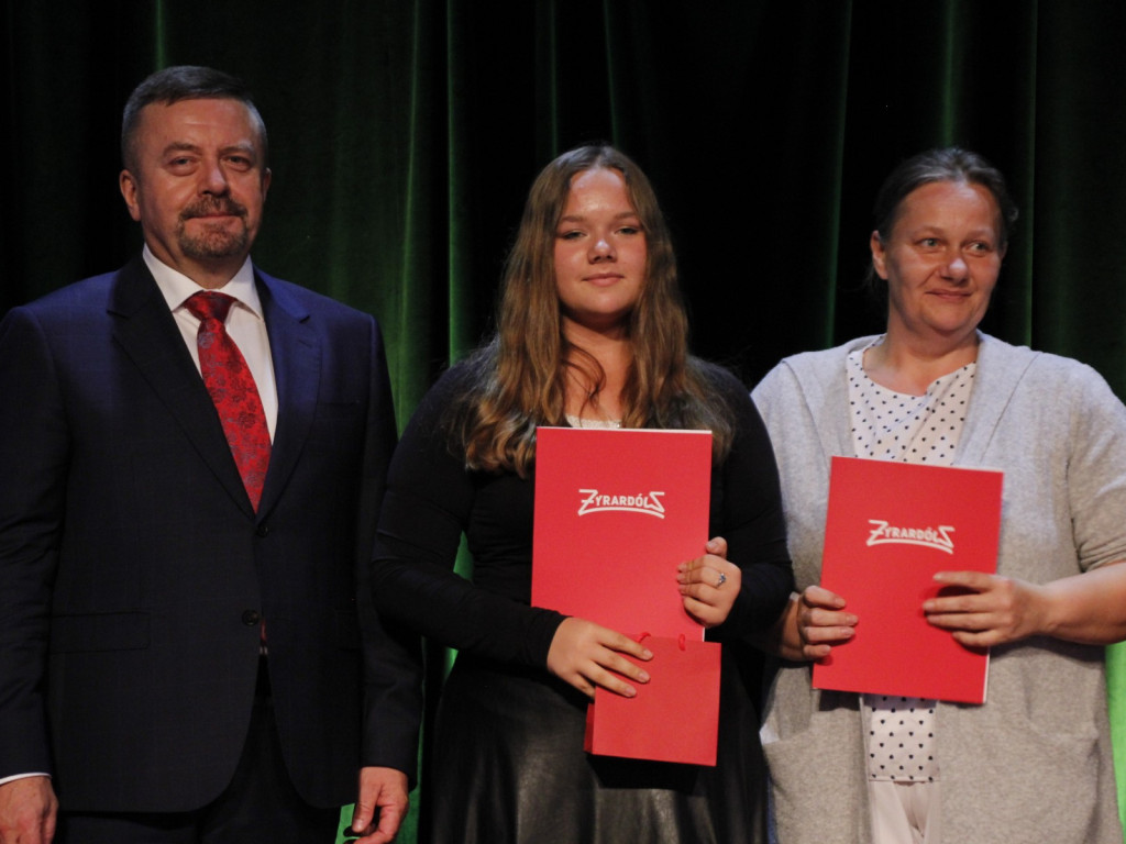 63 wspaniałych prymusów z żyrardowskich szkół