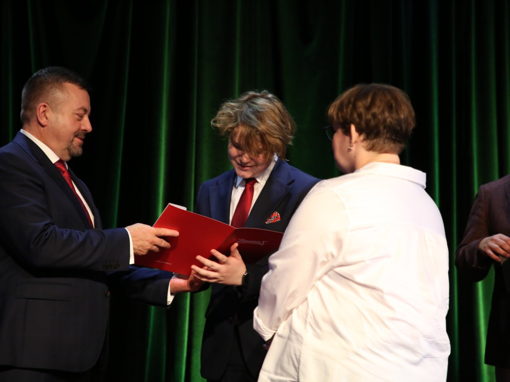 63 wspaniałych prymusów z żyrardowskich szkół