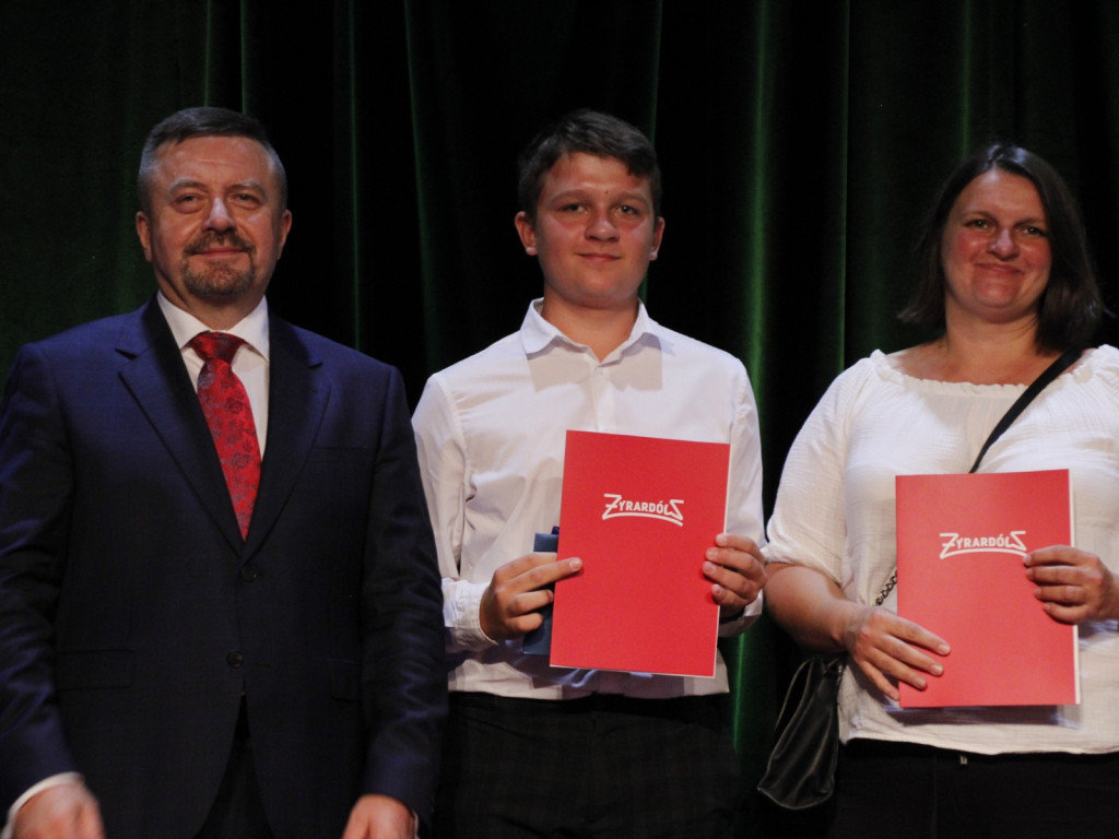 63 wspaniałych prymusów z żyrardowskich szkół