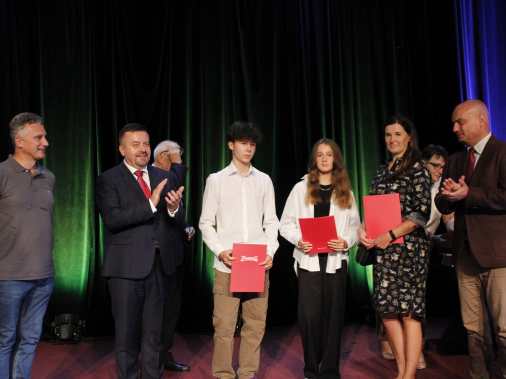 63 wspaniałych prymusów z żyrardowskich szkół