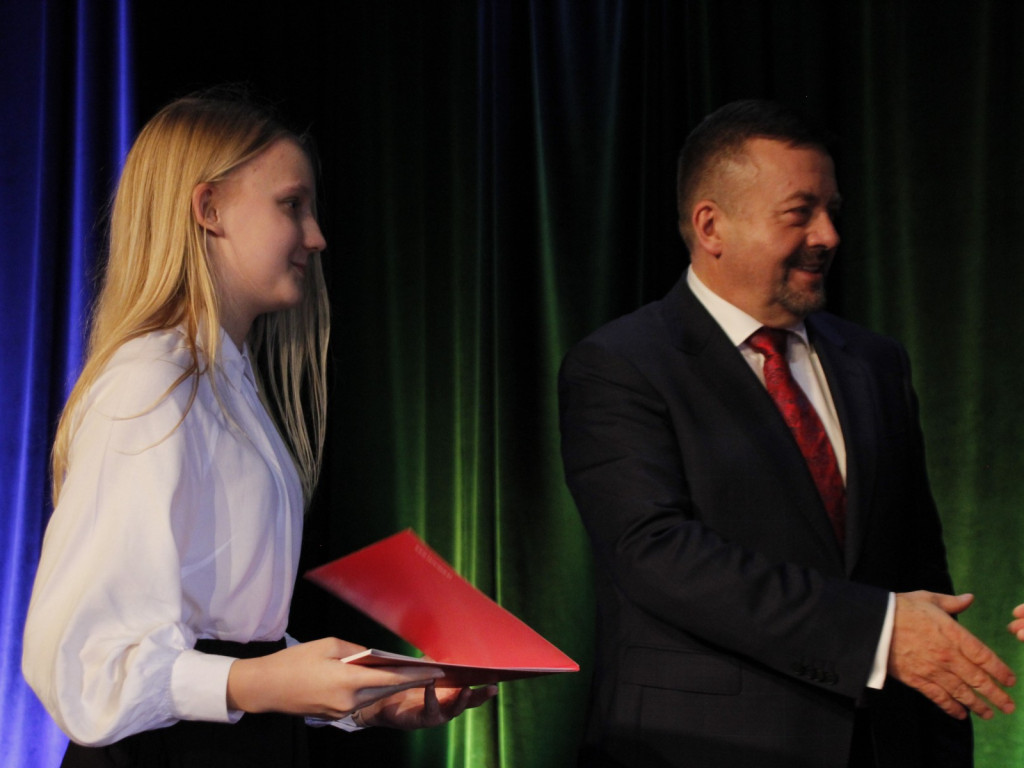 63 wspaniałych prymusów z żyrardowskich szkół