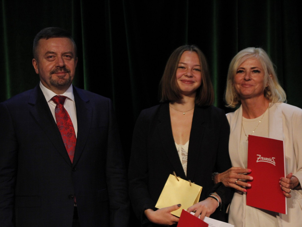 63 wspaniałych prymusów z żyrardowskich szkół