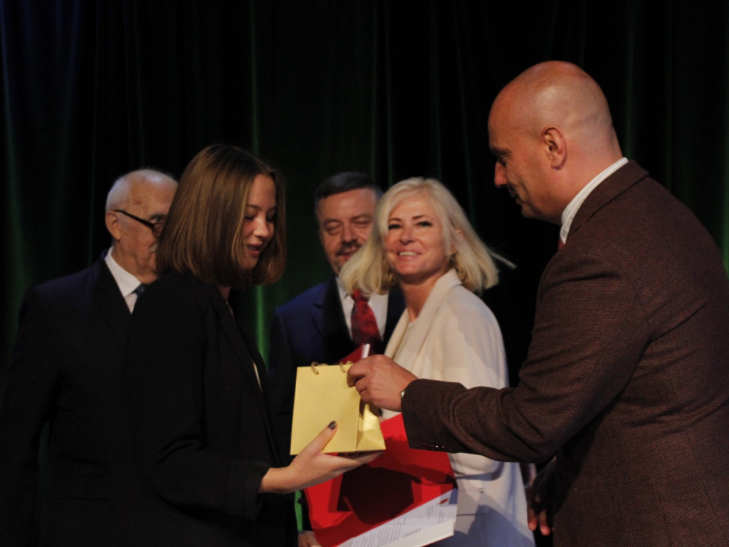 63 wspaniałych prymusów z żyrardowskich szkół