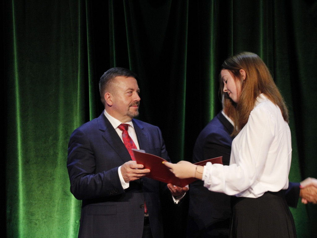 63 wspaniałych prymusów z żyrardowskich szkół