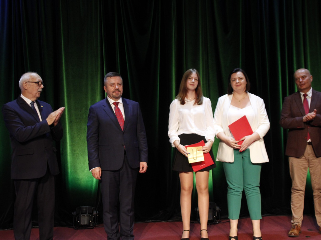 63 wspaniałych prymusów z żyrardowskich szkół