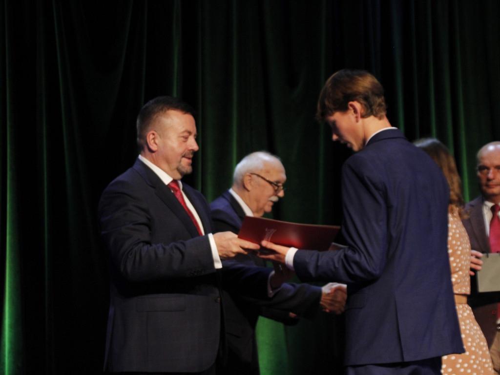 63 wspaniałych prymusów z żyrardowskich szkół