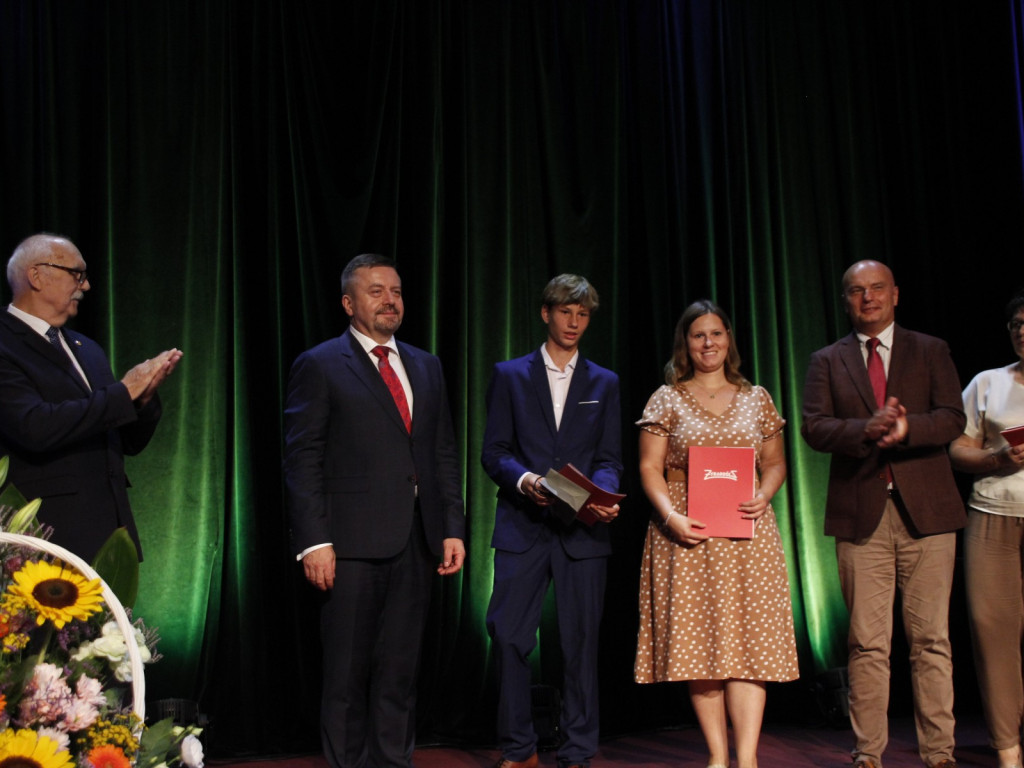 63 wspaniałych prymusów z żyrardowskich szkół