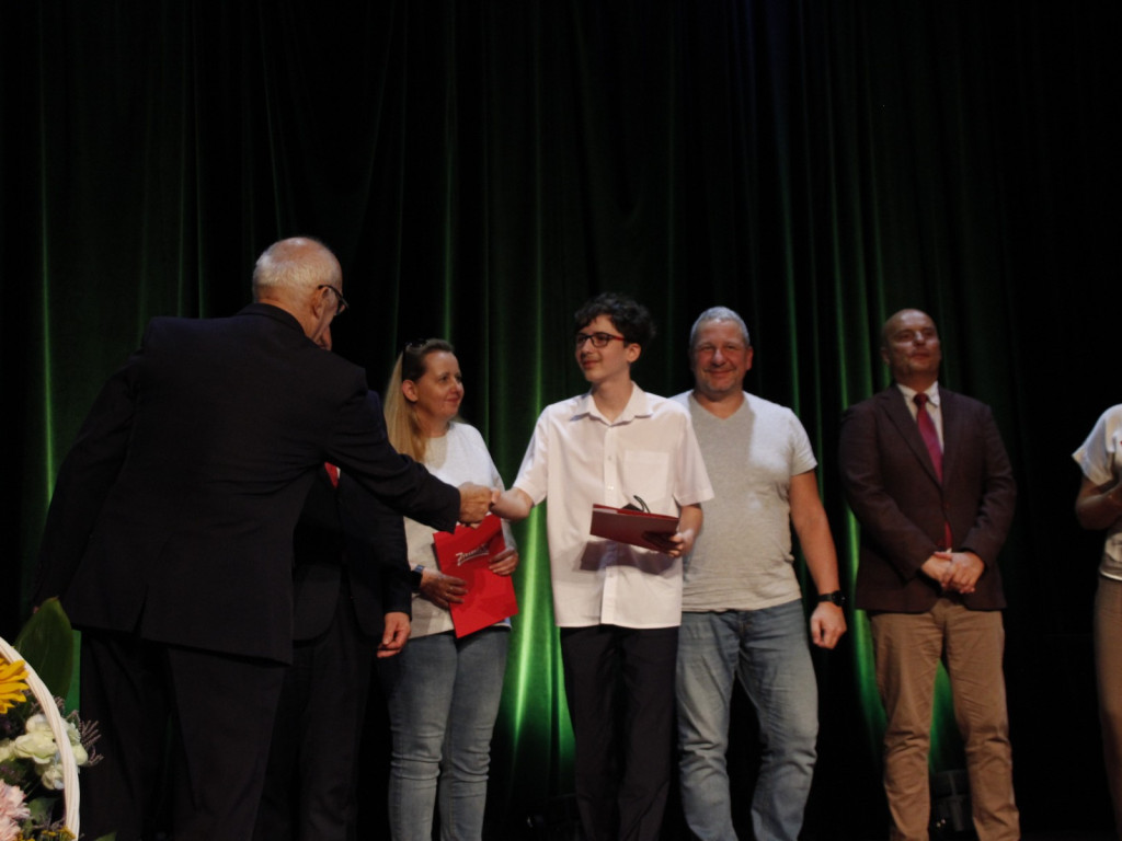 63 wspaniałych prymusów z żyrardowskich szkół