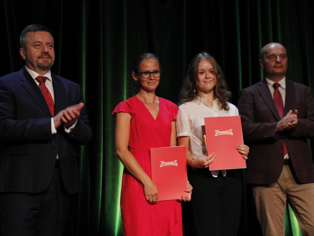 63 wspaniałych prymusów z żyrardowskich szkół