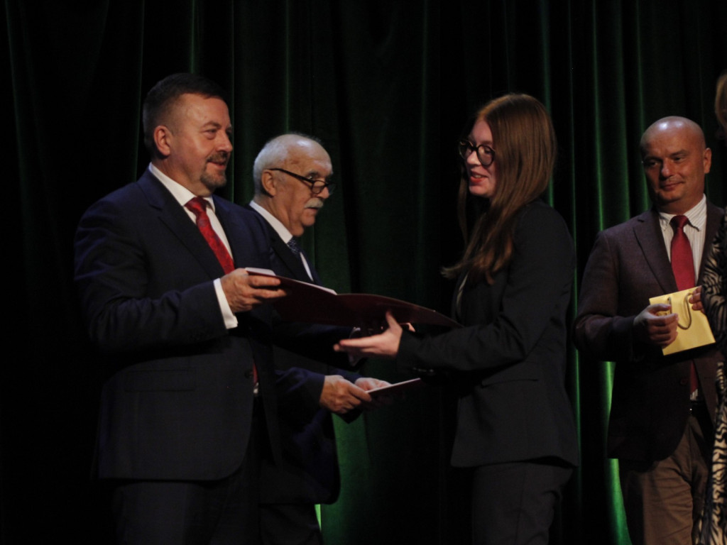 63 wspaniałych prymusów z żyrardowskich szkół