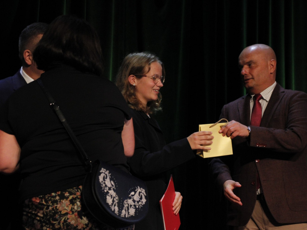 63 wspaniałych prymusów z żyrardowskich szkół