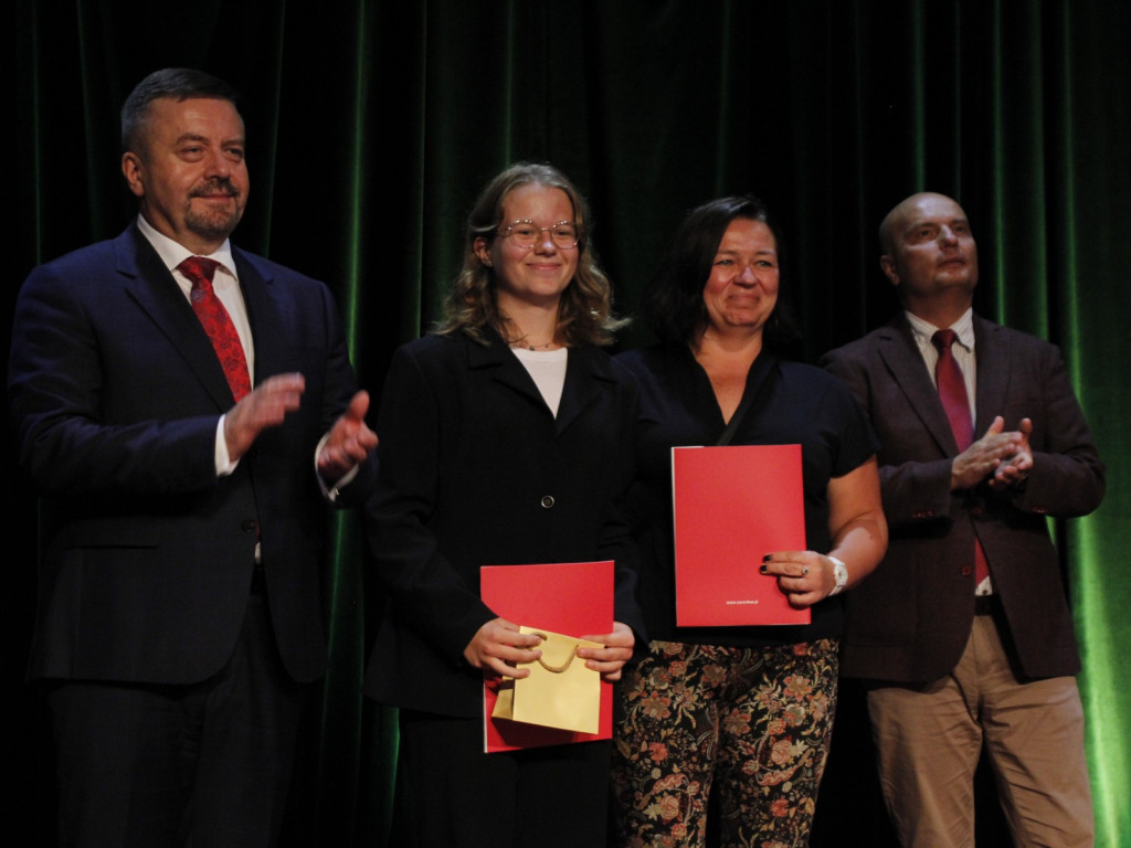 63 wspaniałych prymusów z żyrardowskich szkół