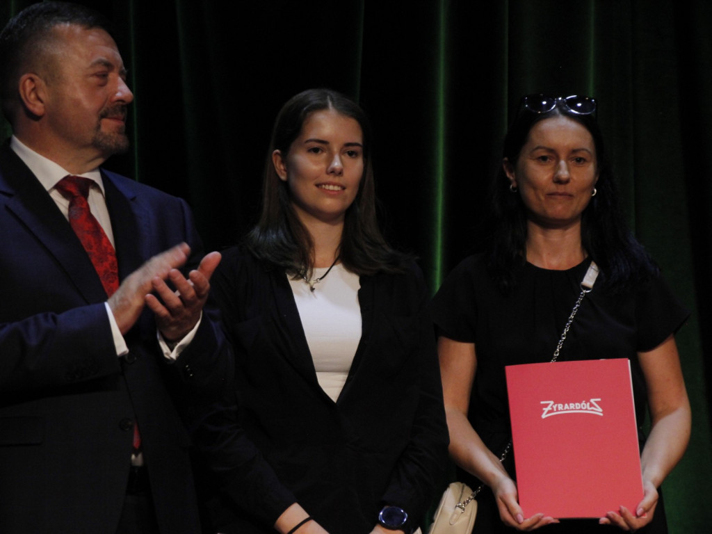 63 wspaniałych prymusów z żyrardowskich szkół