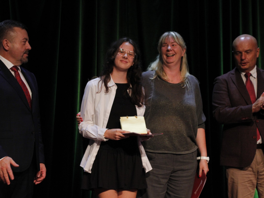 63 wspaniałych prymusów z żyrardowskich szkół