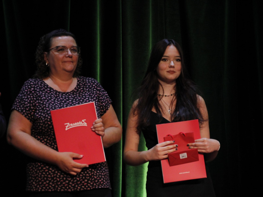 63 wspaniałych prymusów z żyrardowskich szkół