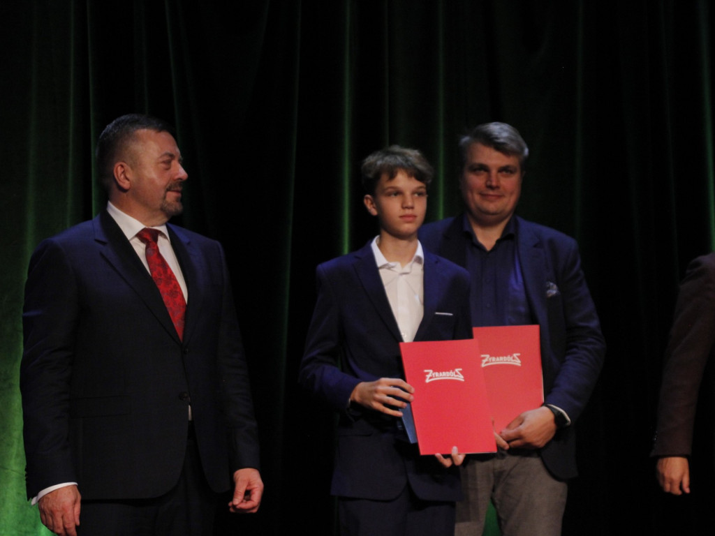 63 wspaniałych prymusów z żyrardowskich szkół