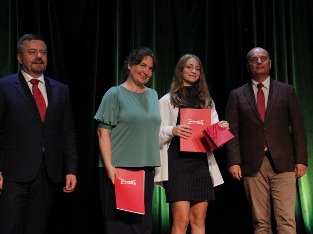 63 wspaniałych prymusów z żyrardowskich szkół