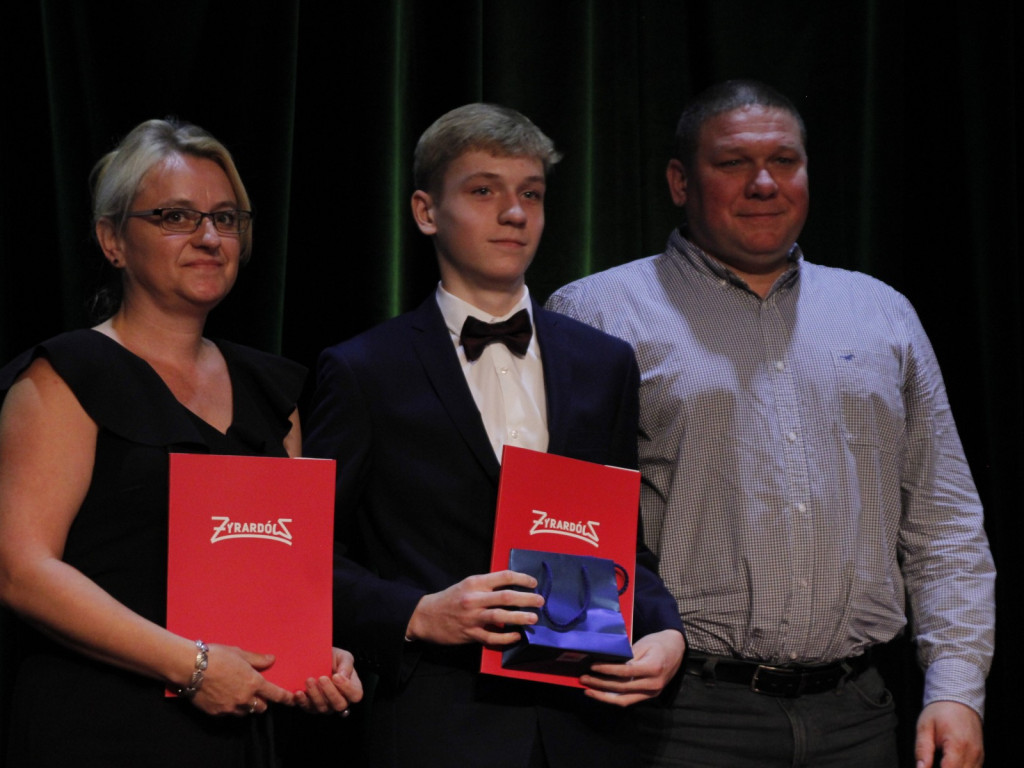 63 wspaniałych prymusów z żyrardowskich szkół