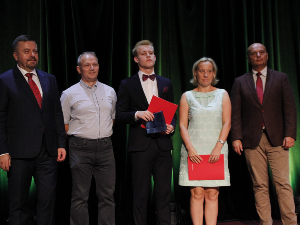 63 wspaniałych prymusów z żyrardowskich szkół