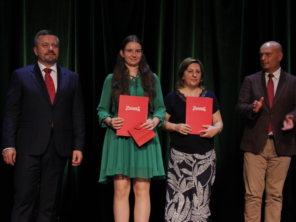 63 wspaniałych prymusów z żyrardowskich szkół