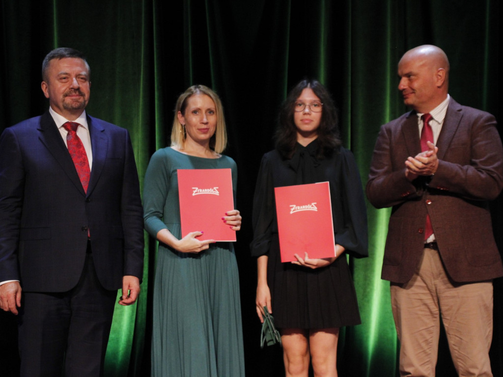 63 wspaniałych prymusów z żyrardowskich szkół