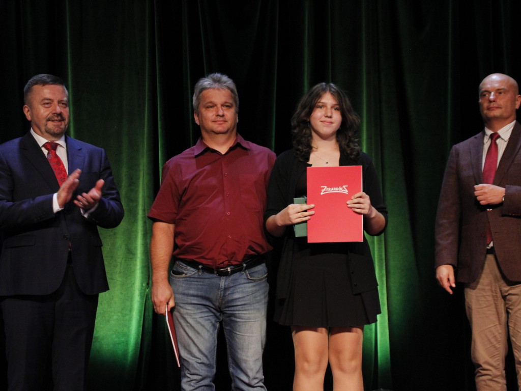 63 wspaniałych prymusów z żyrardowskich szkół