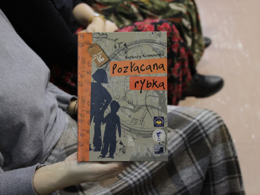 Spotkanie z Barbarą Kosmowską w szkolnej bibliotece