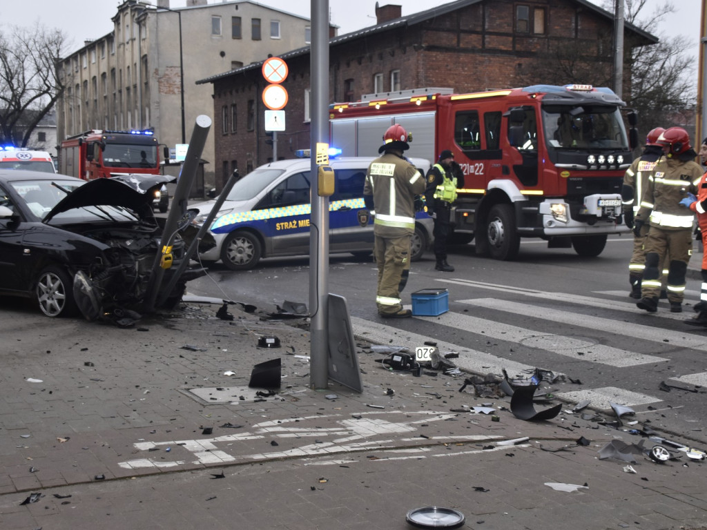 Groźny wypadek - pierwszy na tych światłach