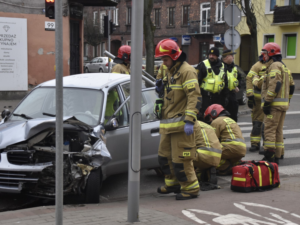Groźny wypadek - pierwszy na tych światłach