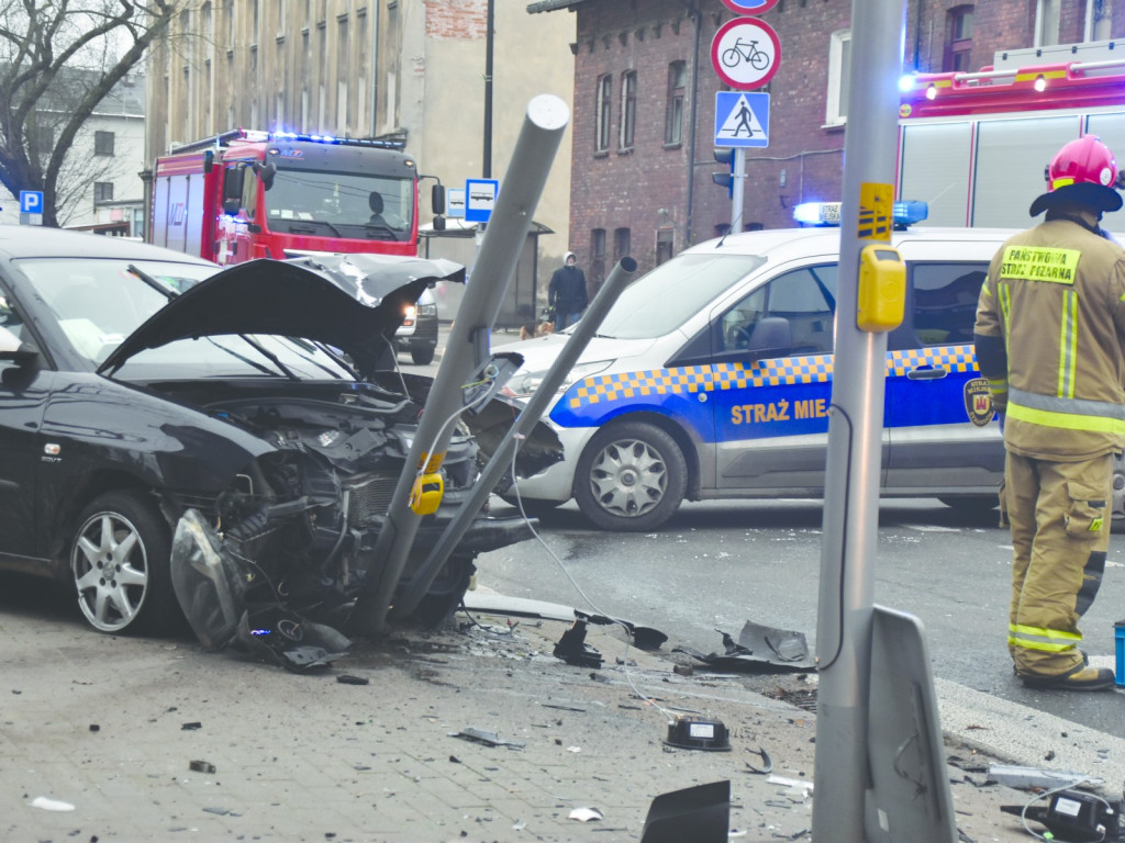 Groźny wypadek - pierwszy na tych światłach