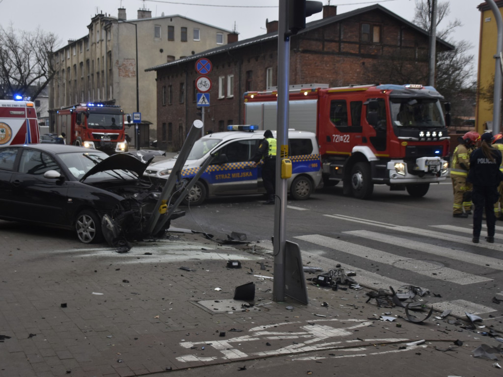 Groźny wypadek - pierwszy na tych światłach