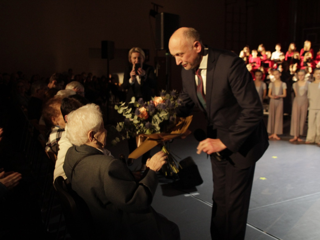 Szkoła w Międzyborowie. Sto lat pełne wspomnień i sukcesów