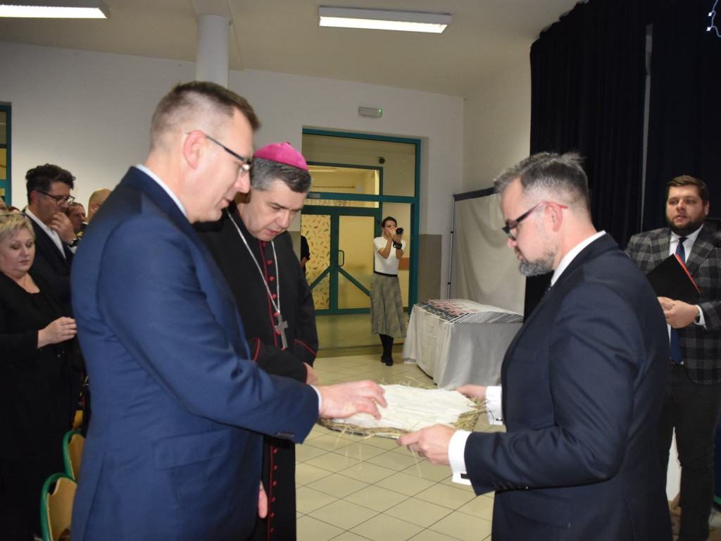 Czas radujących się serc i podniosłych słów