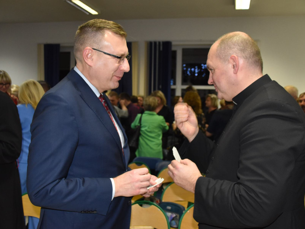 Czas radujących się serc i podniosłych słów