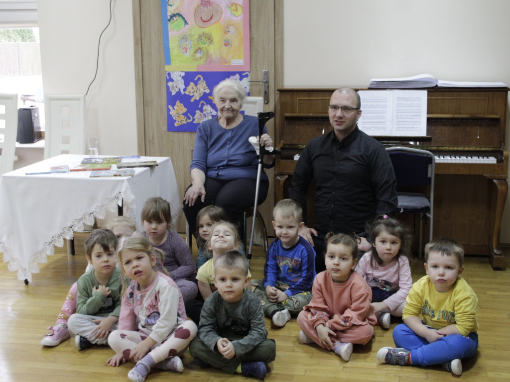 Wyjątkowe spotkanie z  Joanną Papuzińską w Przedszkolu Nr 5